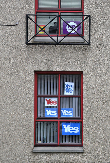 Photos taken in Edinburgh on the two days leading up to the Scottish Referendum Vote on 18 September 2014  -  'No' and 'Yes' Posters at Muirhouse Green, North Edinburgh