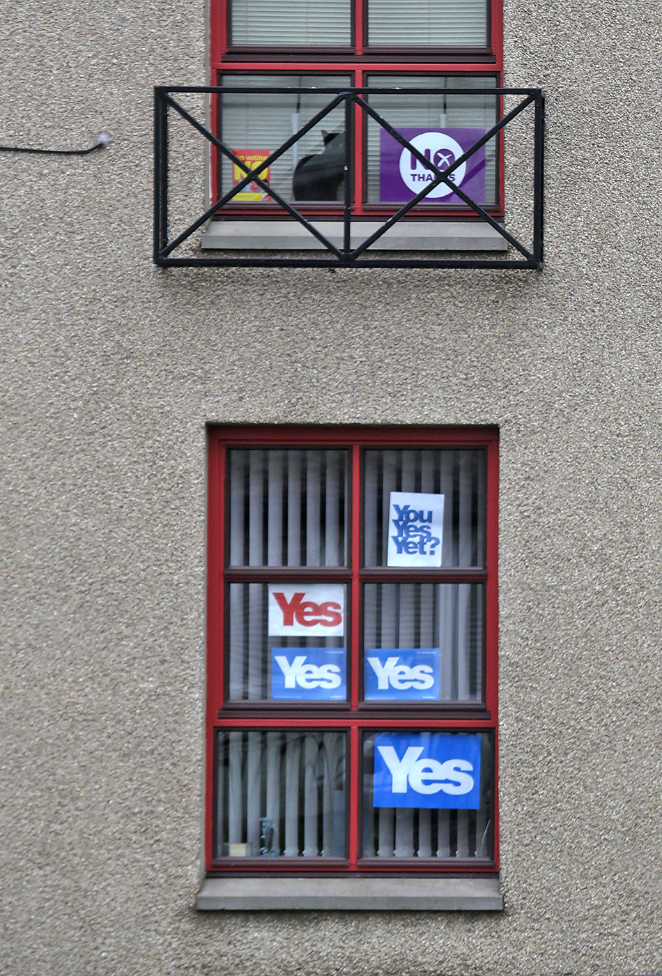 Photos taken in Edinburgh on the two days leading up to the Scottish Referendum Vote on 18 September 2014  -  'No' and 'Yes' Posters at Muirhouse Green, North Edinburgh