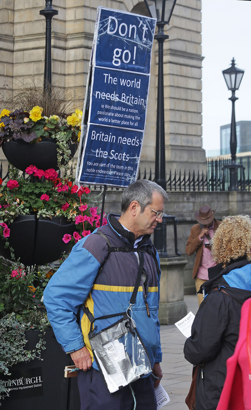 Photos taken in Edinburgh on the two days leading up to the Scottish Referendum Vote on 18 September 2014  -  No supporter outside Register House at the East End of Princes Street.
