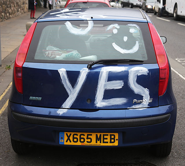 Photos taken in Edinburgh on voting day in the  Scottish Indepemdence Referendum on 18 September 2014  -  Outside the Scottish Parliament  -  Hoot if you're a 'Yes'