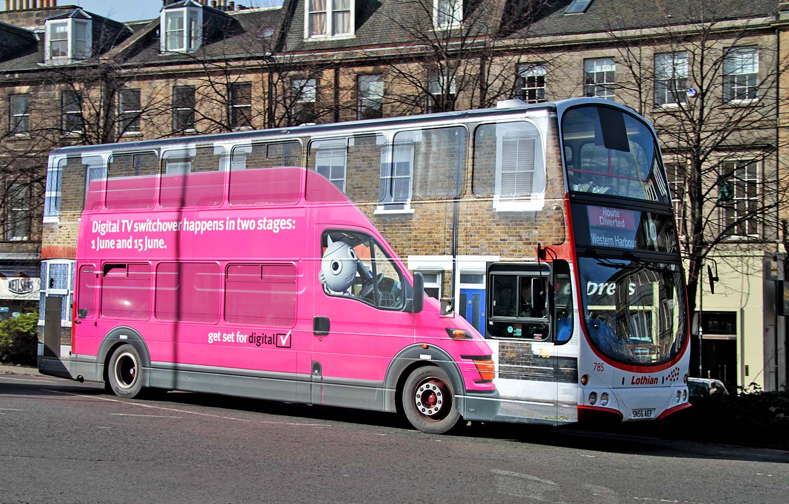 Lothian Buses  -  'All OverAdverts' on buses  -  Bus 785  -  Digital TV Switchover