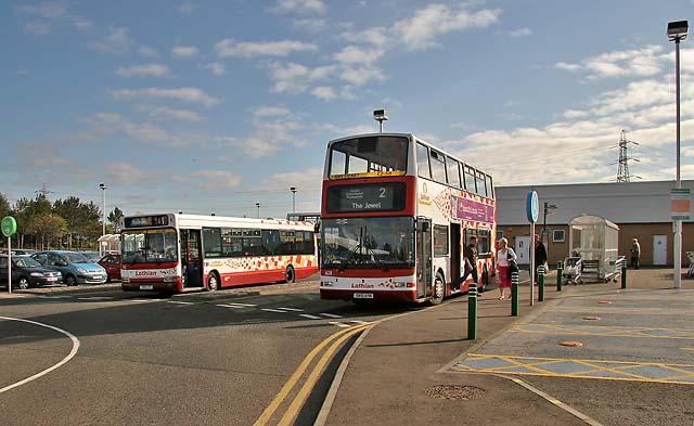 Lothian Buses  -  Terminus  -  The Jewel -  Route 2