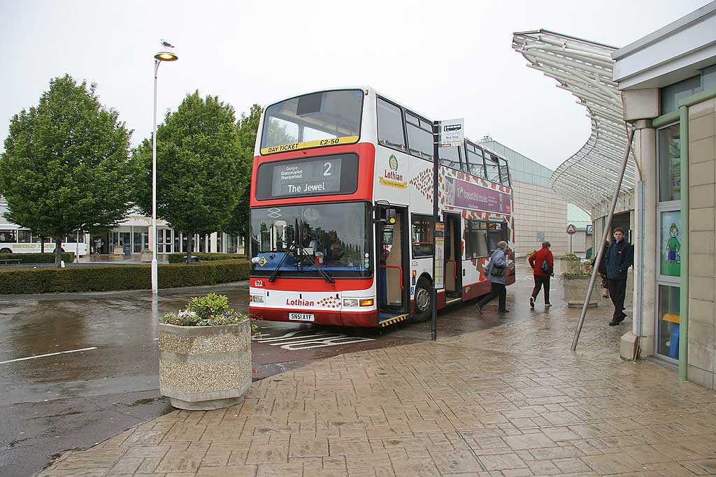 Lothian Buses  -  Terminus  -  Gyle Center -  Route 2