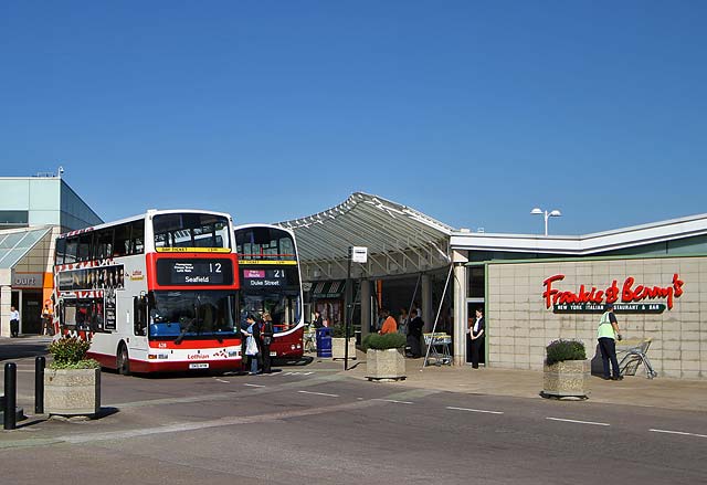 Lothian Buses  -  Terminus  -  Gyle Centre  -  Route 21