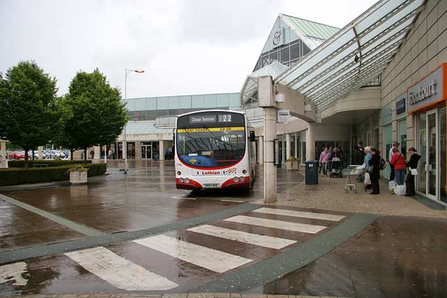 Lothian Buses  -  Terminus  -  Gyle Centre  -  Route 22