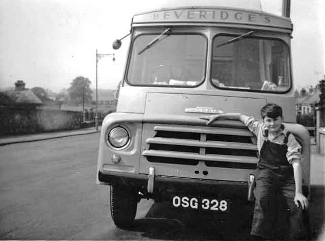 Beveridge Mobile Grocer's Van at Gilmerton Road  - 1958