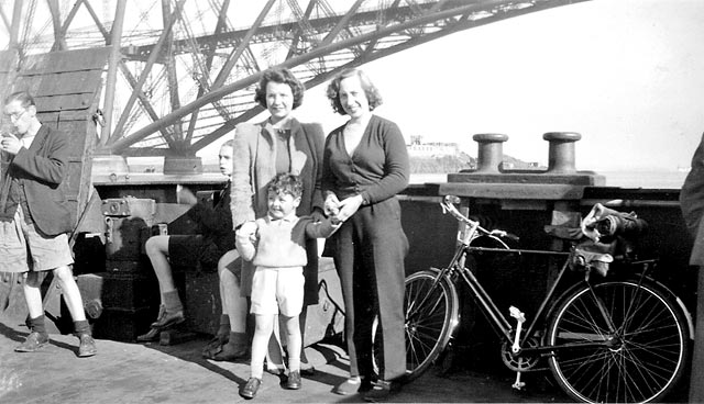 Crossing from Sqout Queensferry in the 1940s   -  Forth Rail Bridge in the background