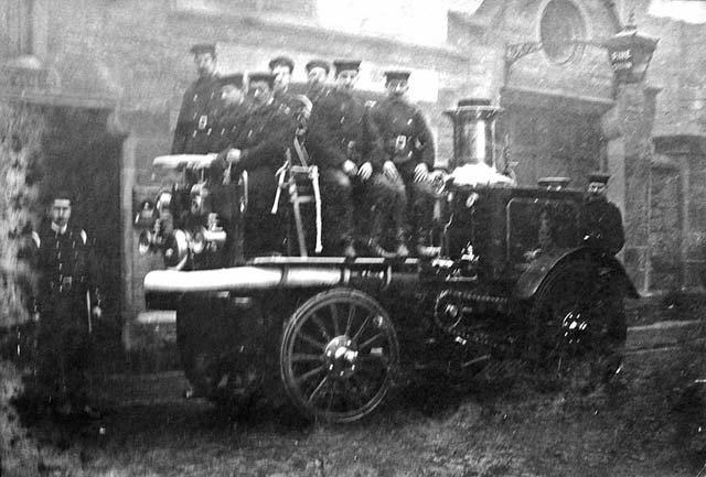 A 1906  Merryweather Fire King fire engine  -  when and where
