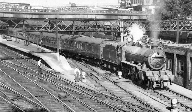 Edinburgh Waverley Station  -  1959