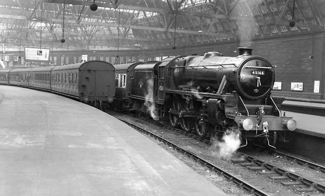 Edinburgh Railways  -   Princes Street Station  -  1958