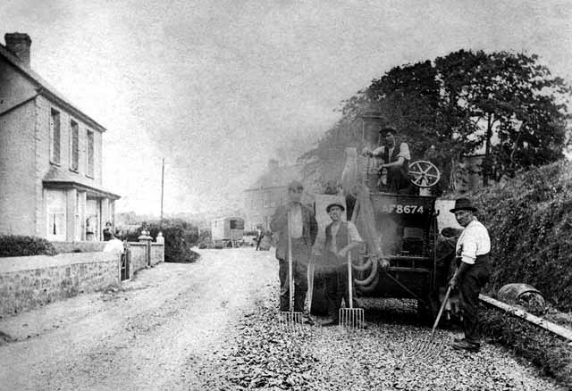Steam Roller and gang including probably Percy James Hambly as a young man