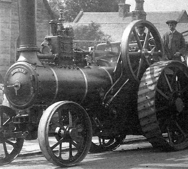 Traction engine at Eskbank, around 1906-07