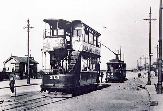 Trams at Joppa, where the Edinburgh Cable Cars met the Musselburgh Electric Trams