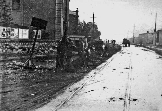Road works in Edinburh, possibly in connection with tram tracks -  Where and when?