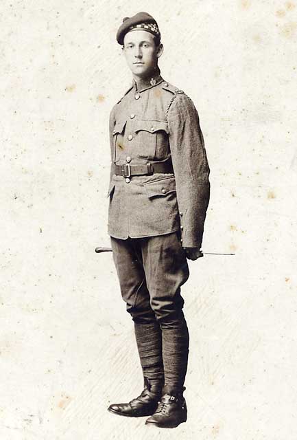 A photograph possibly of a Boer War soldier  -  from which Regiment?