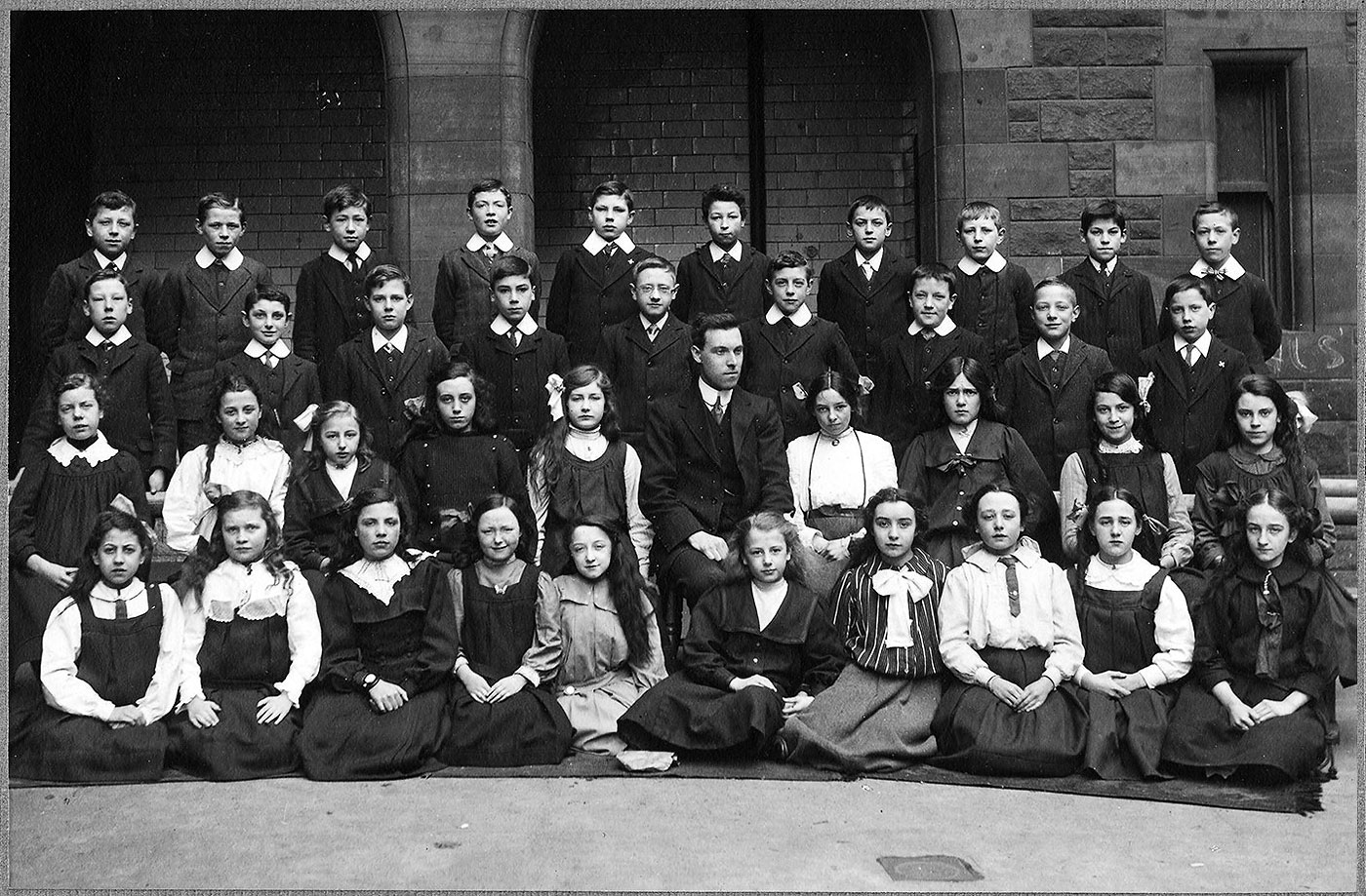 0_groups_and_outings_broughton_higher_grade_school_1911-12.htm#zoom-in