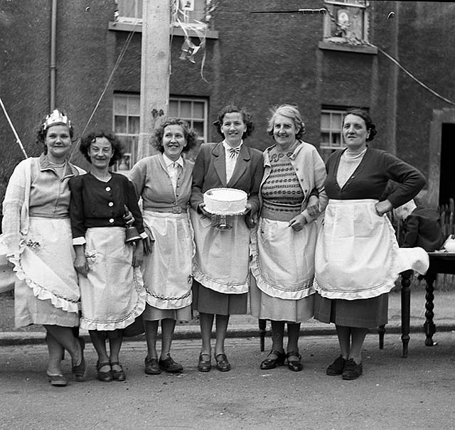 Photo taken on Coronation Day - June 2, 1953  -  Six Cooks  -  Where? 