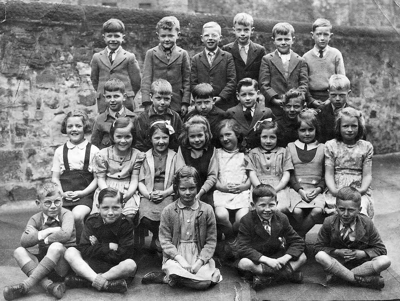 Dean Village Primary School Photo - 1940s