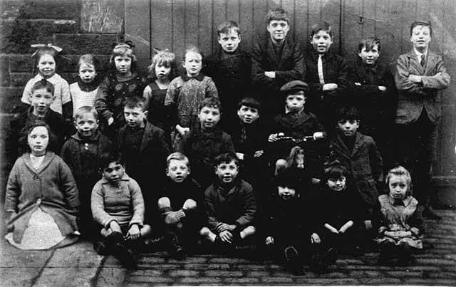 Group of Children at Duff Street, Dalry