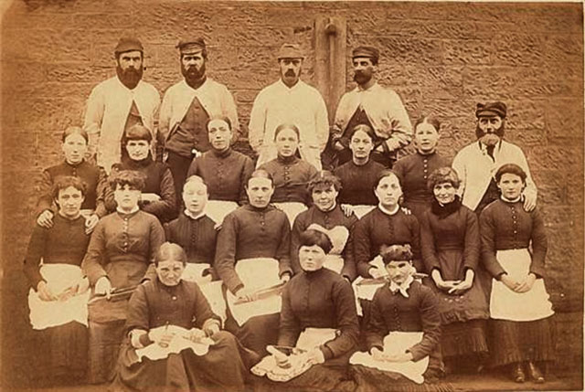 Are these Edinburgh Weavers or Loom Workers, around 1915-15?    Which company did they work for?