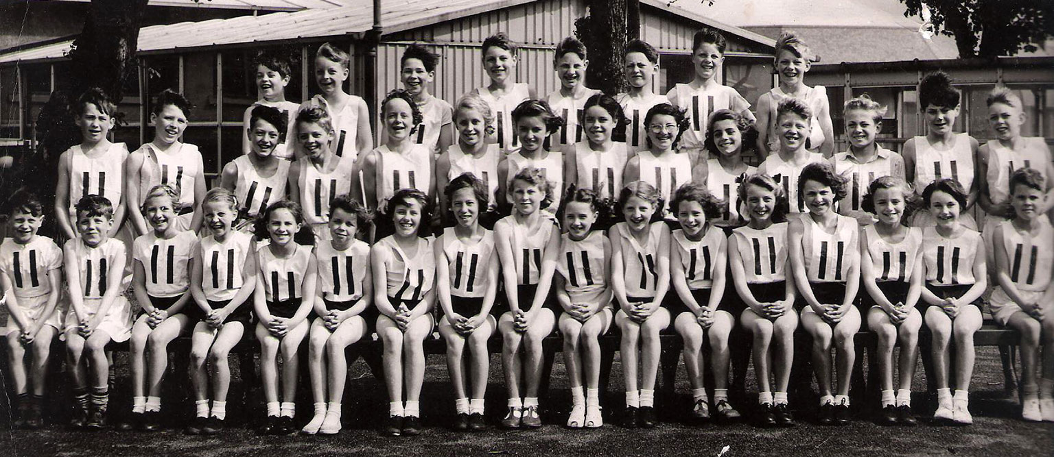 Fernieside Primary School Interscholastic Team  -  Around 1955