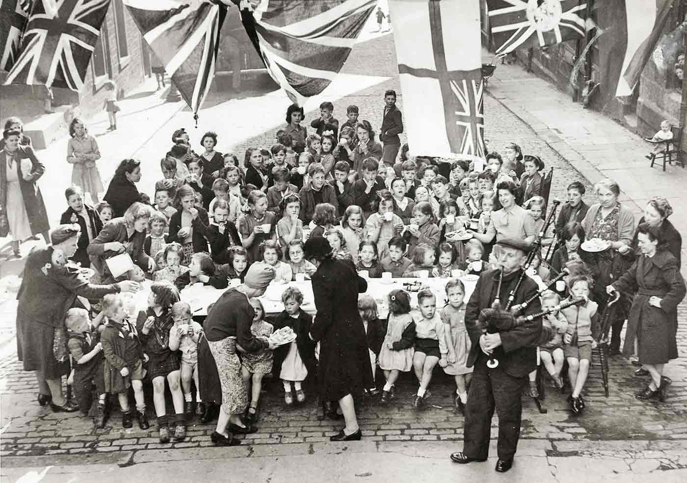 Victory Tea arty at Heriot Mount, 1946