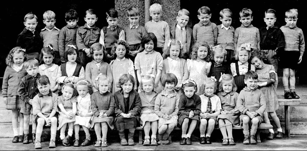 A class at Hermitage Park Primary School, 1945
