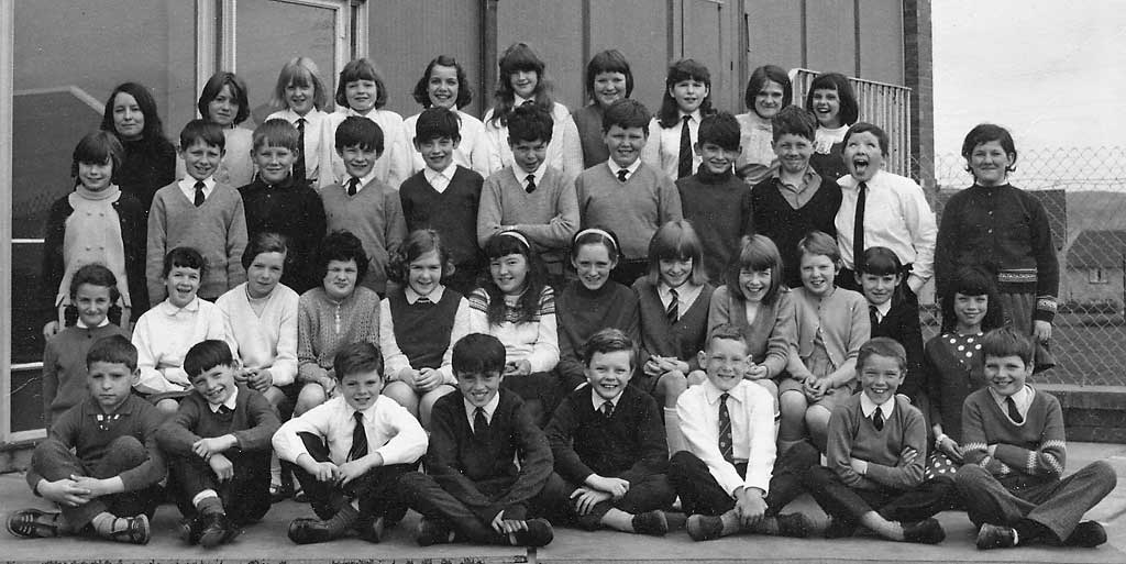 Hyvot Bank school class  -  1968-69