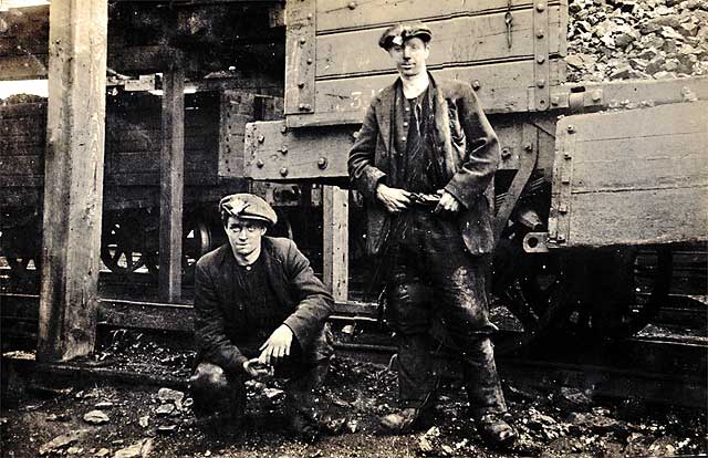 Miners, probably from near Edinburgh  -  Where and when?