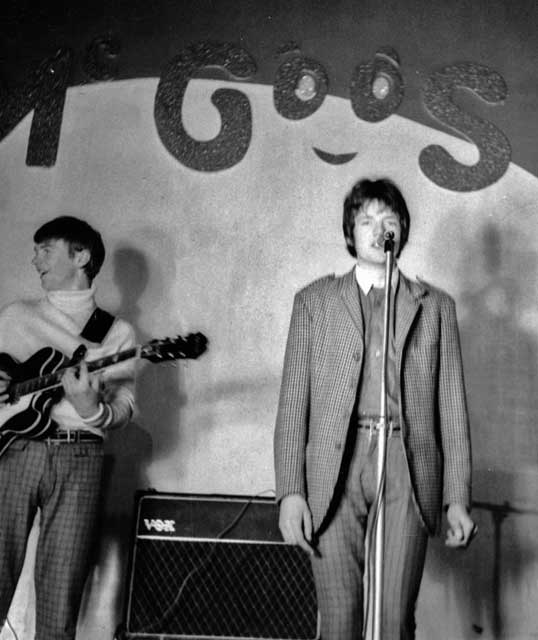 Edinburgh Groups in the 1960s  -  'The Moonrakers'  -  Graeme (Grum) Taylor and John Wykes on stage