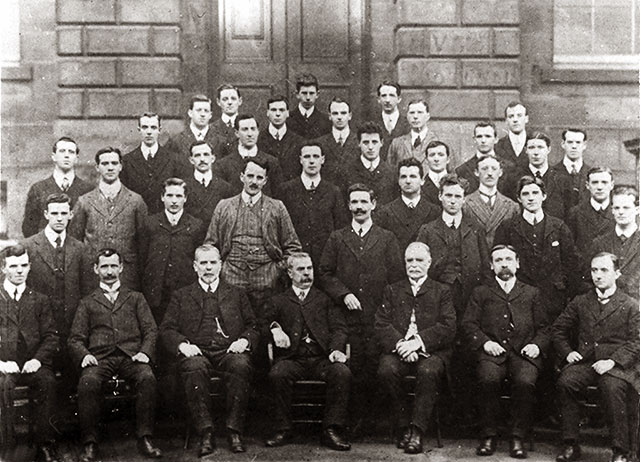 Post Office Workers   -  Edinburgh Parcels Sorting Staff, 1910