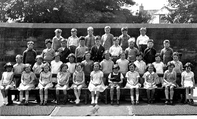 Roseburn Primary School play, performers  -   around 1933