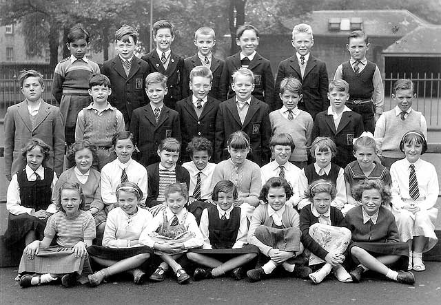 A class at Sciennes School, probably photographed in 1960.