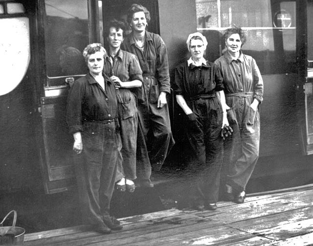 St Margaret's Railway Depot  -  Cleaners and Carriage