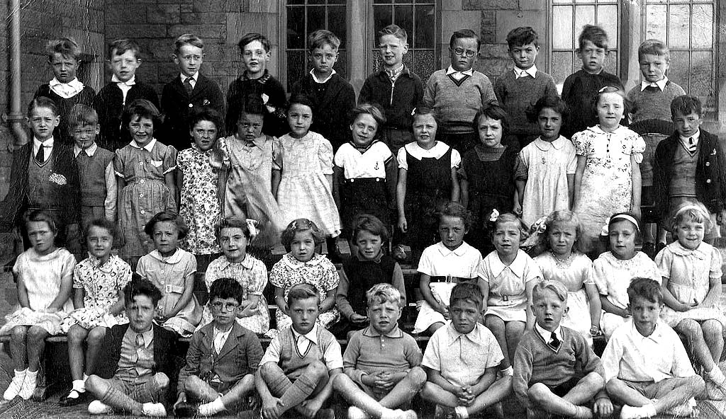 Towerbank Primary School Class  -  1939