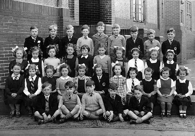  - 0_groups_and_outings_wardie_school_class_mid-1950s