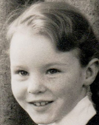 Linda  Walton (née Wilson), a pupil at Wardie Primary School, Edinburgh from 1957 to 1964