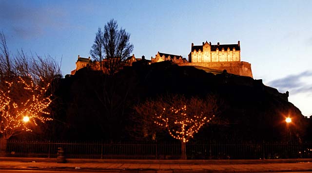 Edinburgh Castle from Princes Street  -  Colour Photo  -  21 December 2003