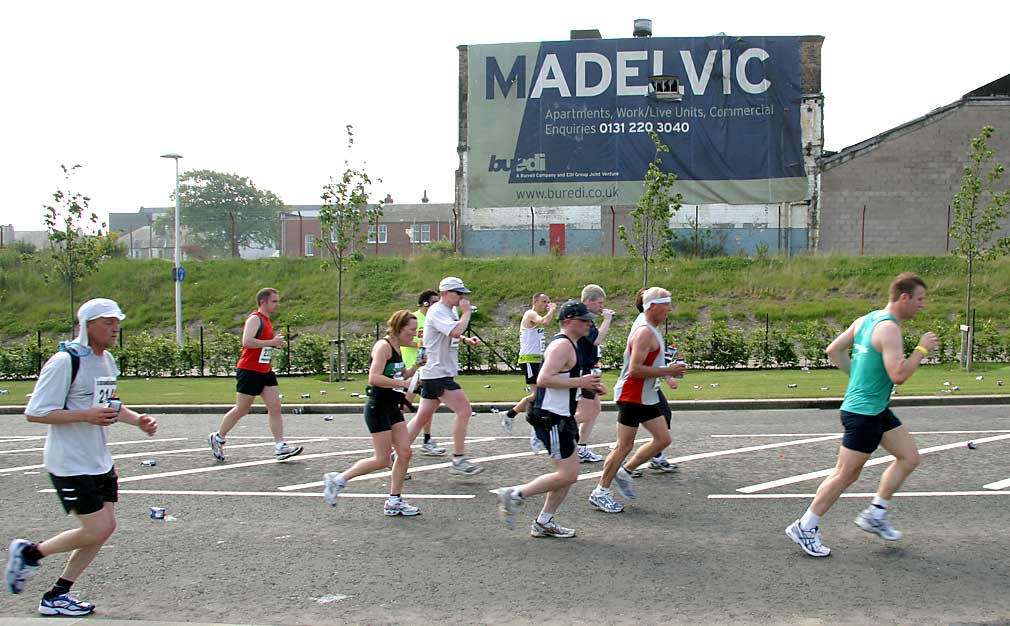 Edinburgh Marathon passing through Granton  -  June 11, 2006