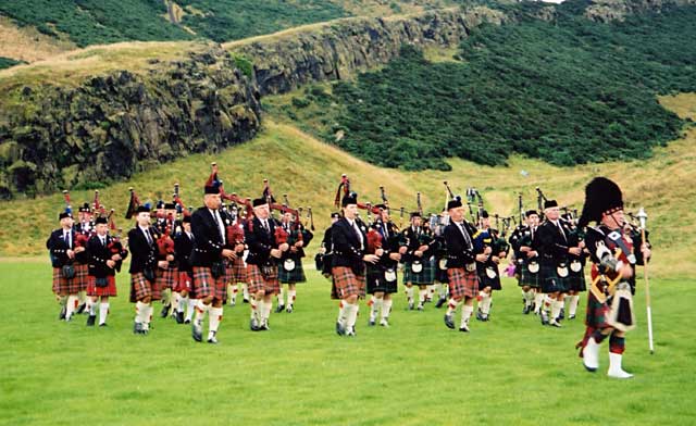 Photographs by Peter Stubbs  -  Edinburgh  -  August 2002  -  Pipers in Queen's Park