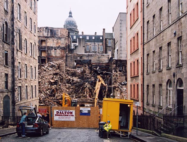 Photograph by Peter Stubbs  -  Edinburgh  -  December 2002  -  Fire in the Old Town of Edinburgh  -  after the collapse of the wall in the Cowgate