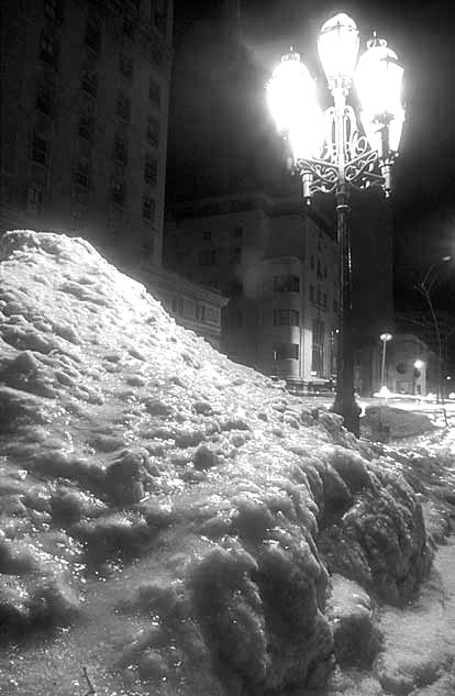 Snowdrift in Sherbrooke Street  -  11 January 1998