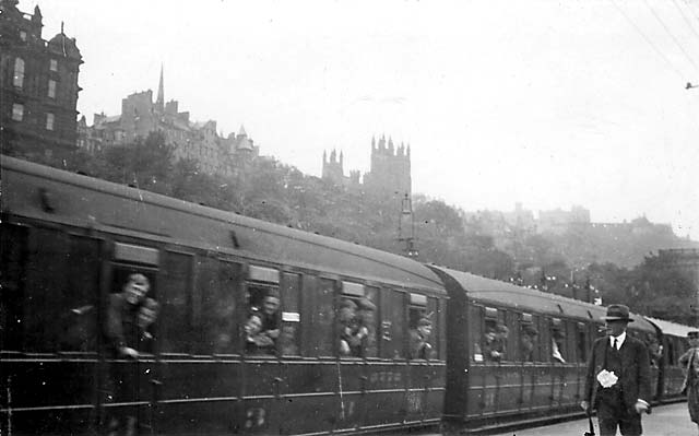 This photograph was taken at Edinburgh's Waverley Station, but what was the occasion? 