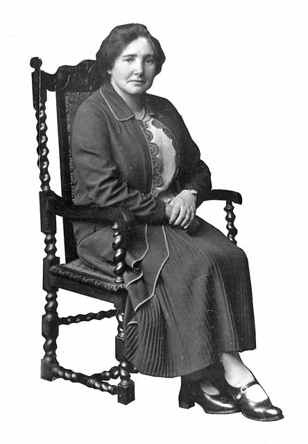 Elizabeth Beattie Paterson, nee Alexander  -  the maternal grandmother of James Morton-Robertson