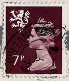 Queen Elizabeth II  -  Scottish stamp  -  7p