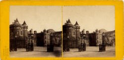 Stereo View of Holyrood Palace from the Palace Gates  -  Lennie