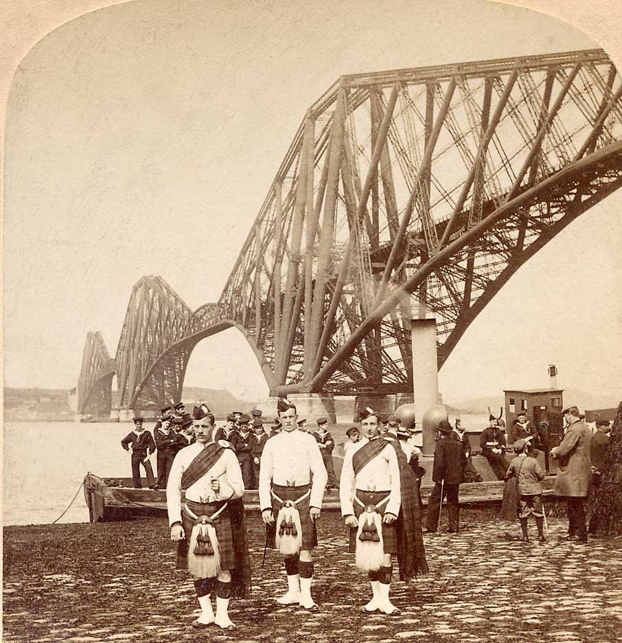 Enlargement of a stereo View by Strohmeyer & Wyman  -  Published by Underwood & Underwood -  The Forth Rail Bridge and the kilt