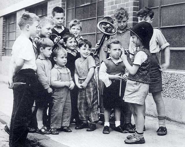 Children in Fort Street, Leith  -  1957