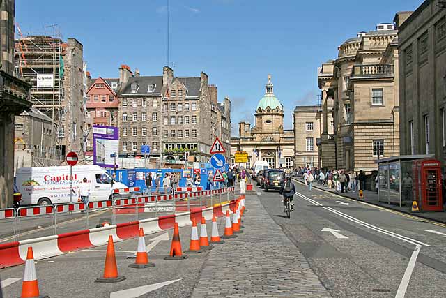 Construction at the corner of George IV Bridge and Lawnmarket  -  view from in front of Edinburgh Central Library  -  Septemer 2007