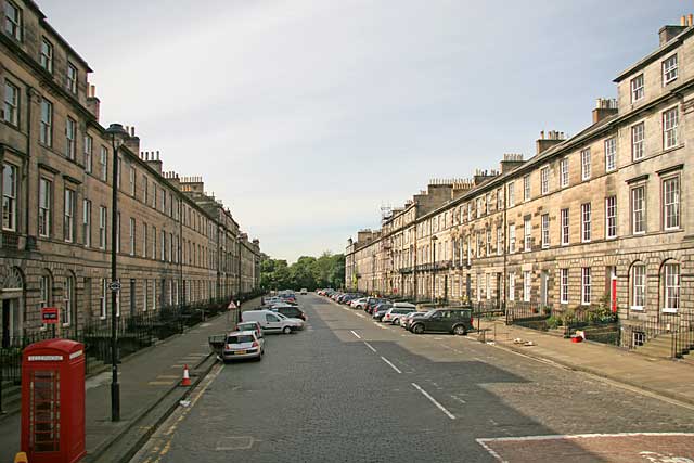 View to the west along Great King Street from Dundas Street, looking towards St Vincent Street  -  August 2007